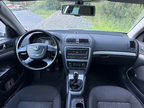 Skoda Octavia 2012 photo 5