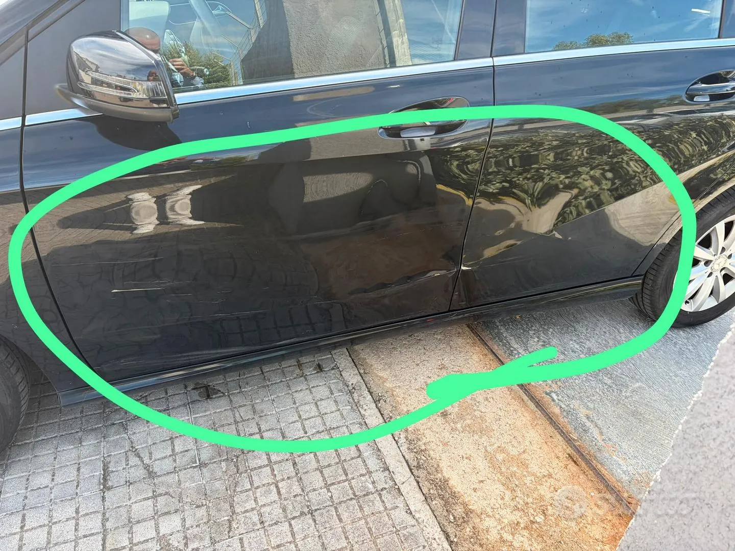 Mercedes-Benz B 180 2014 photo 2