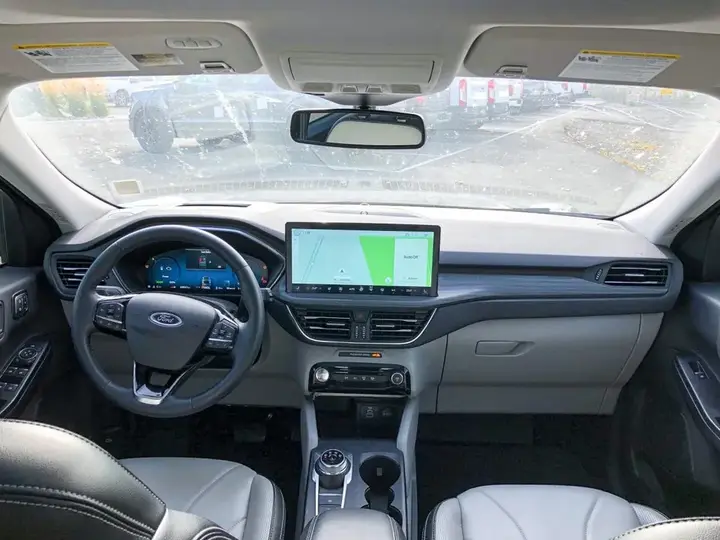 Ford Escape 2025 photo 2