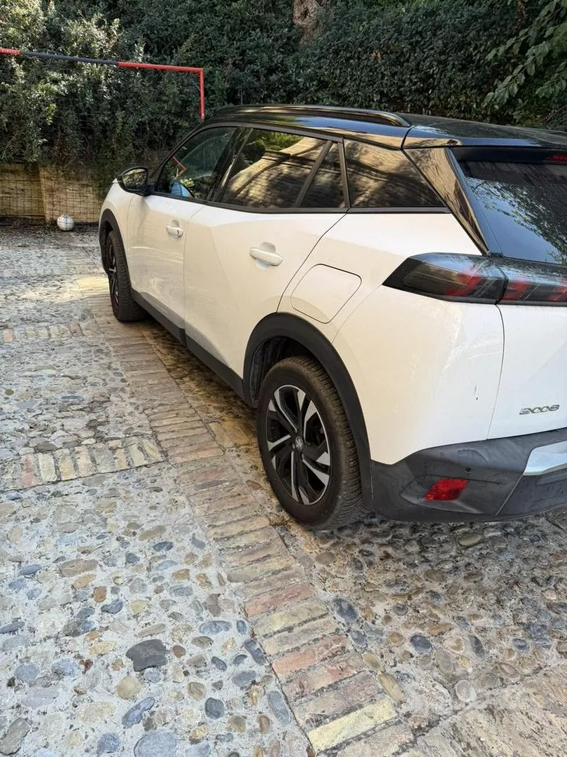 Peugeot 2008 2021 photo 4