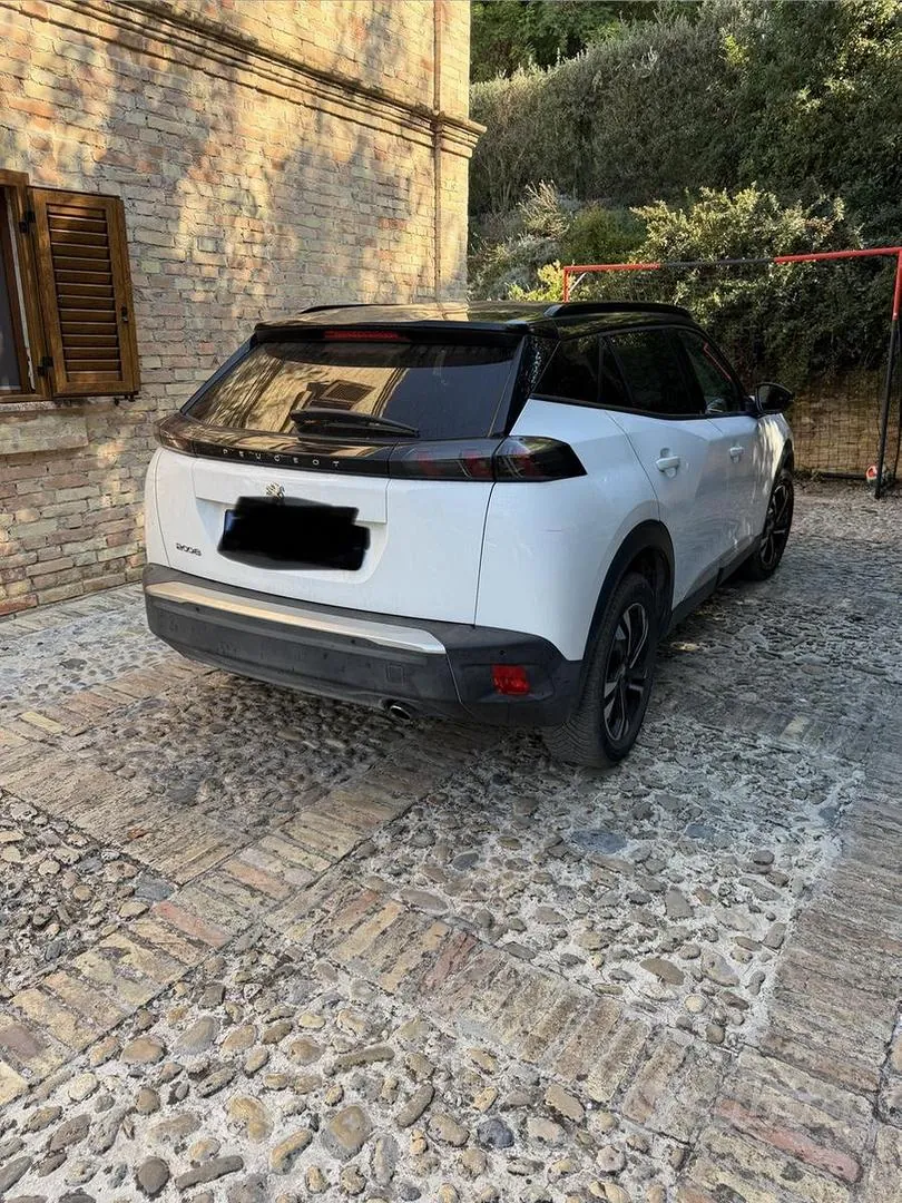 Peugeot 2008 2021 photo 3