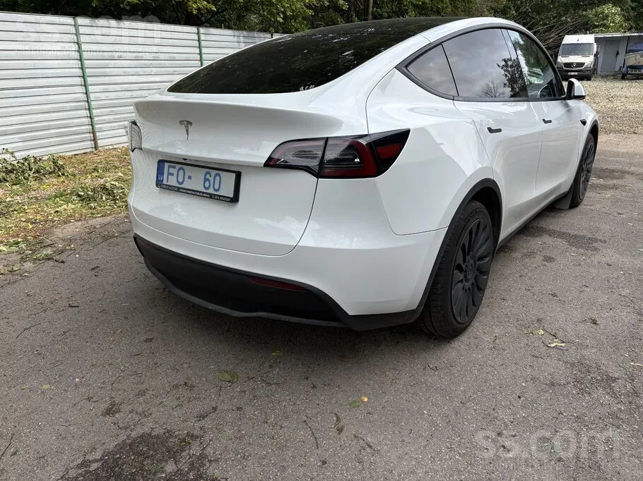 Tesla Model Y 2024 photo 4