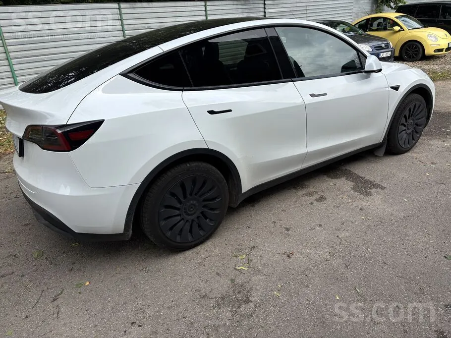Tesla Model Y 2024 photo 3