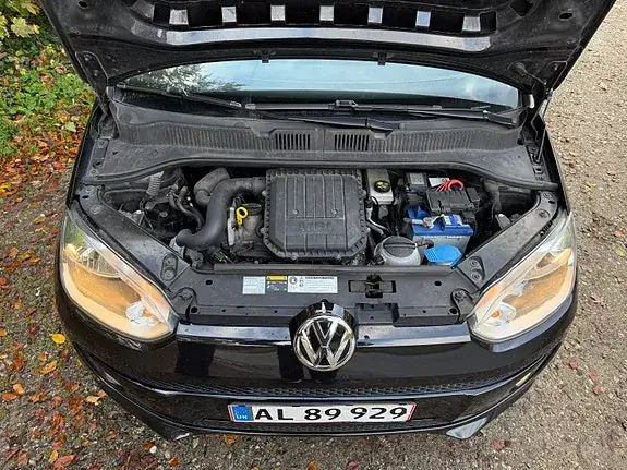 Volkswagen Up 2014 photo 5
