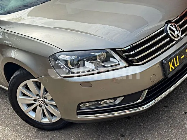 Volkswagen Passat 2012 photo 5