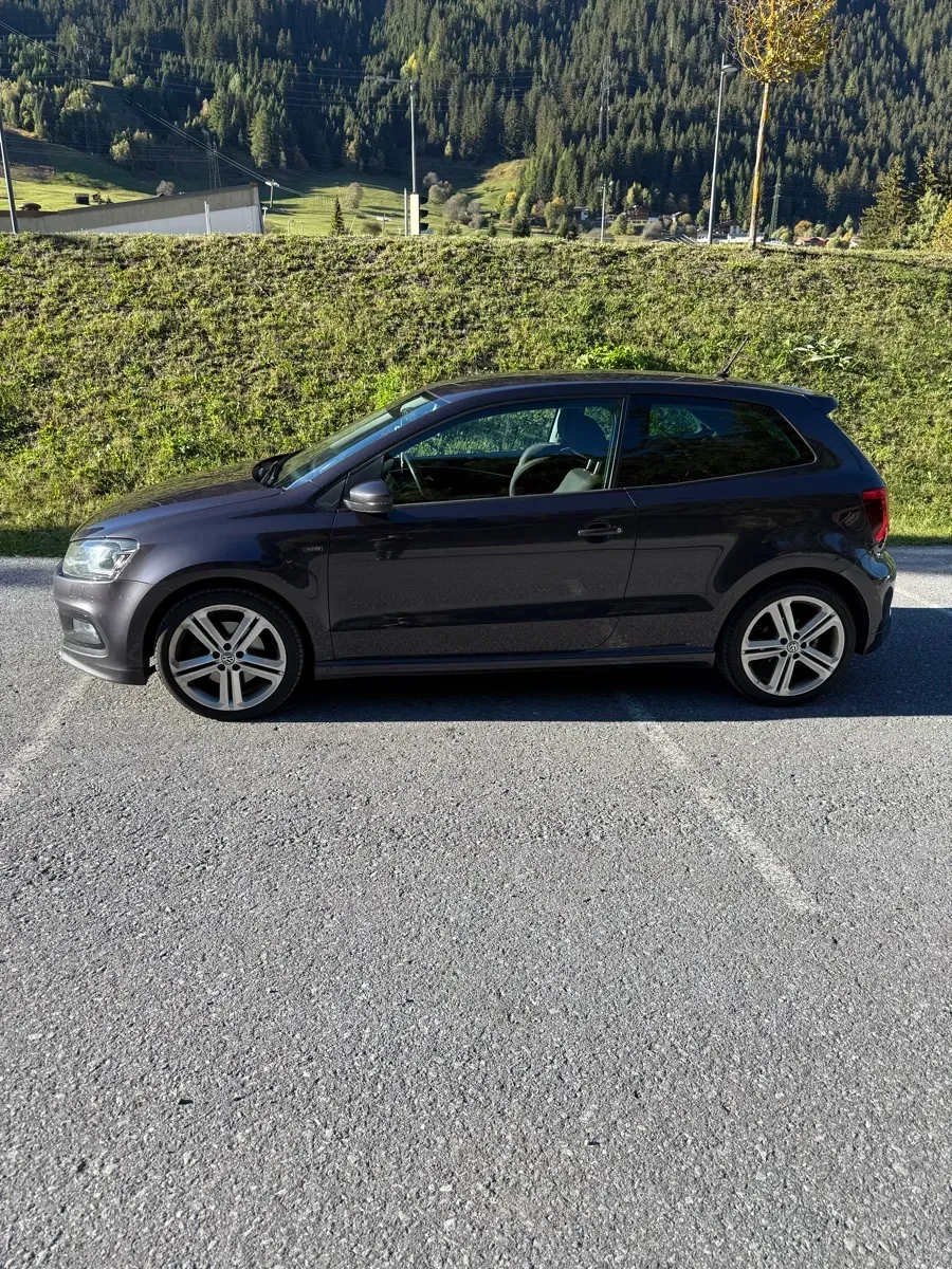 Volkswagen Polo 2015 photo 2