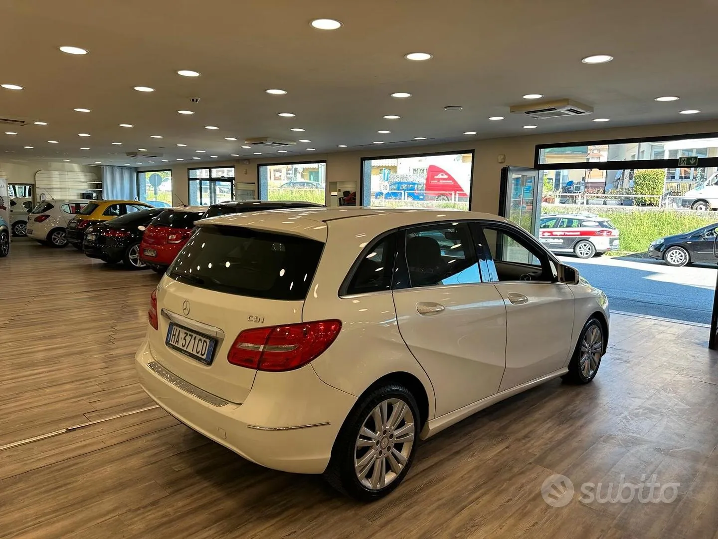Mercedes-Benz B 180 2012 photo 4