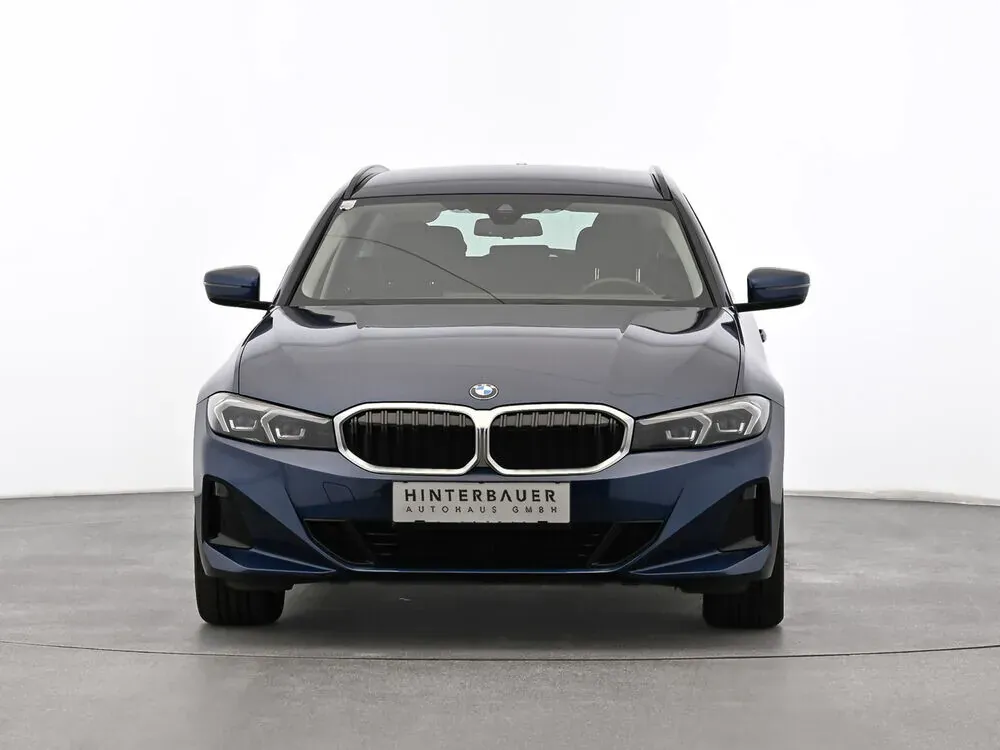 BMW 3 Series 2023 photo 3