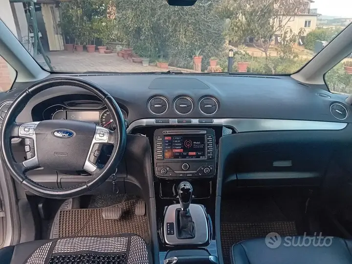 Ford Galaxy 2014 photo 4