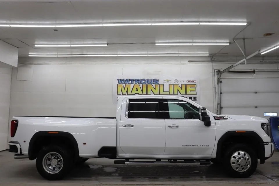 GMC Sierra 3500Hd 2026 photo 2