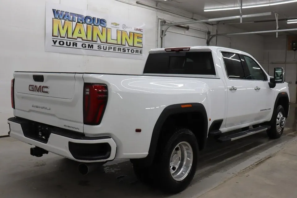 GMC Sierra 3500Hd 2026 photo 5
