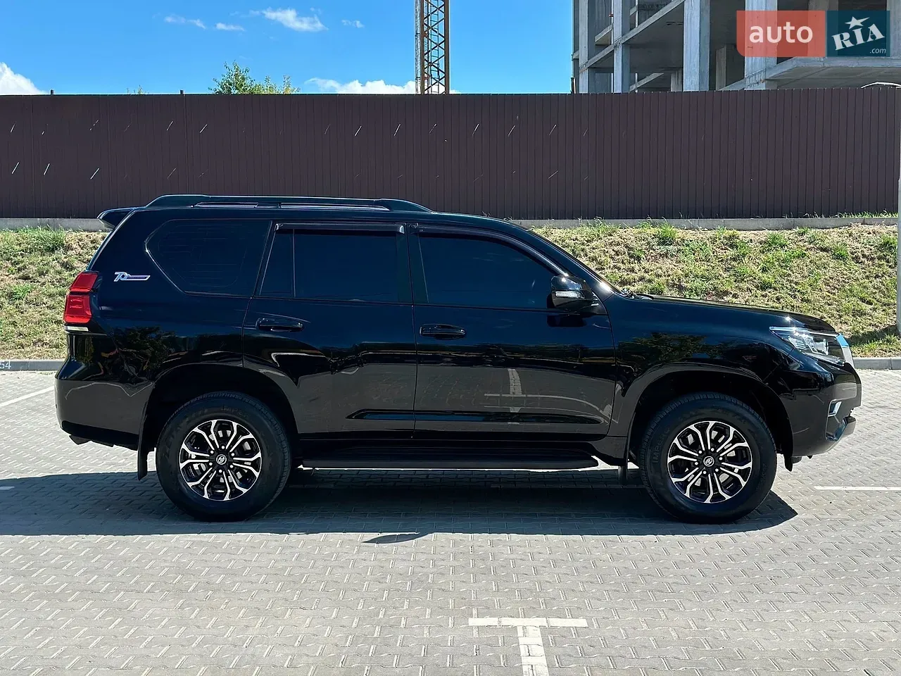 Toyota Land Cruiser Prado 2018 photo 5