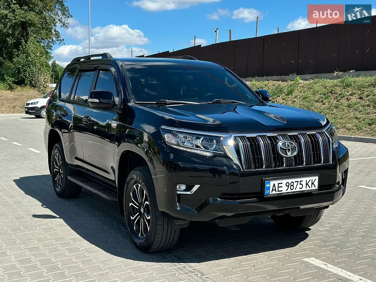Toyota Land Cruiser Prado 2018 photo 2