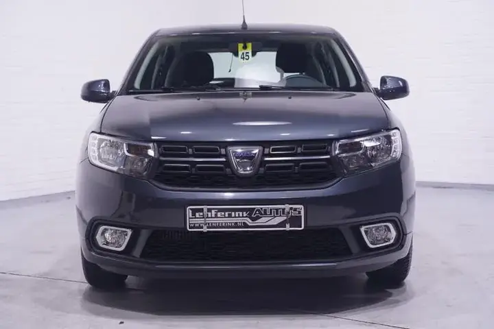 Dacia Sandero 2018 photo 2