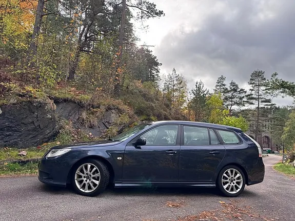 Saab 9-3 2010 photo 3