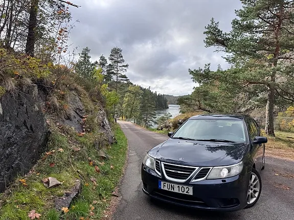 Saab 9-3 2010 photo 2