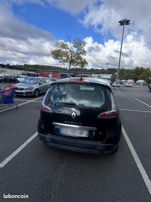 Renault Scenic 2012 photo 2