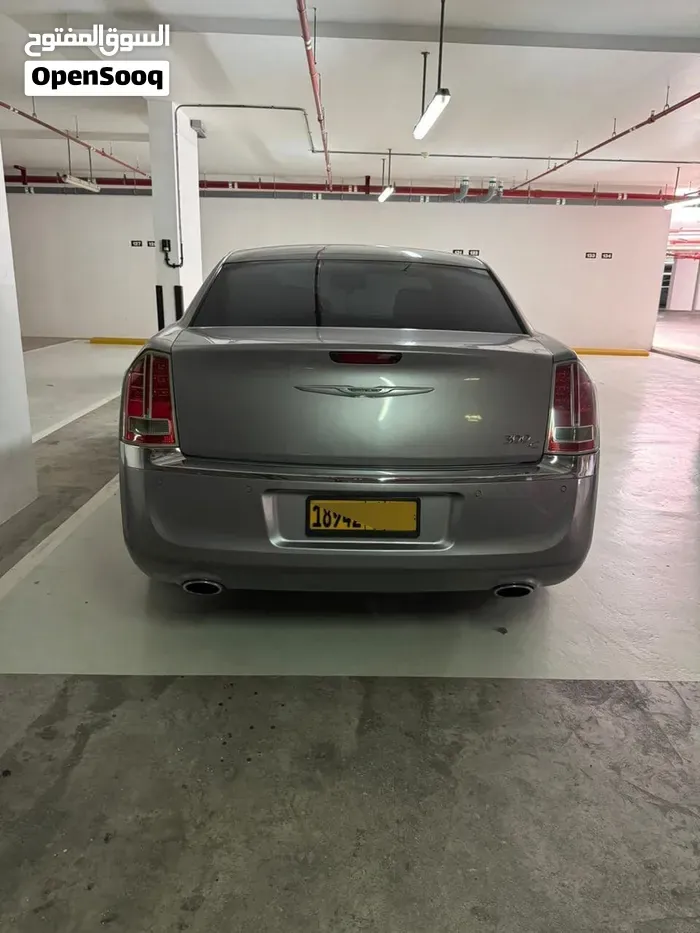 Chrysler 300C 2014 photo 2