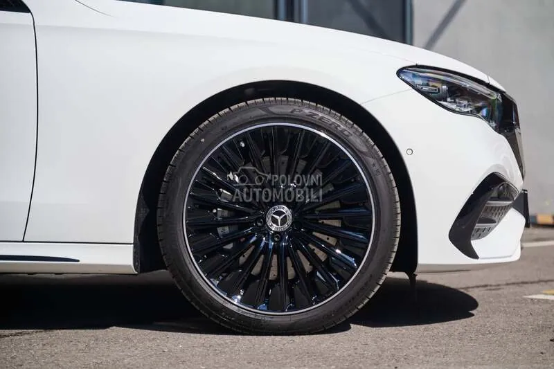 Mercedes-Benz E 220 2026 photo 2