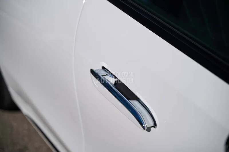 Mercedes-Benz E 220 2026 photo 3