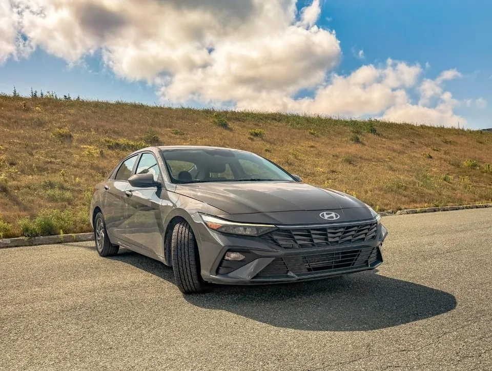 Hyundai Elantra 2025 photo 4