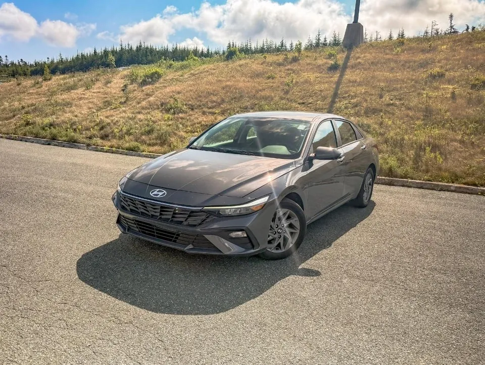 Hyundai Elantra 2025 photo 2