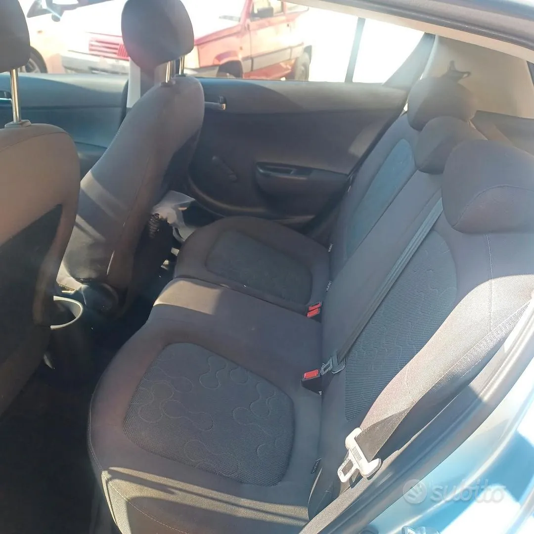 Hyundai I20 2009 photo 2