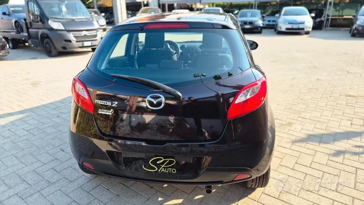 Mazda Mazda2 2009 photo 5
