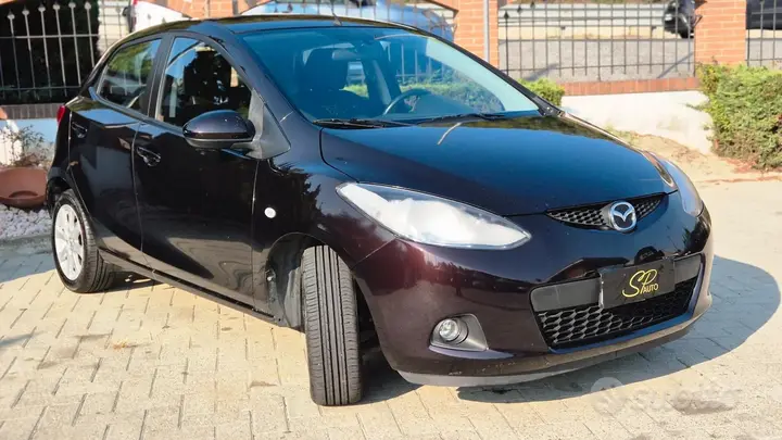 Mazda Mazda2 2009 photo 3