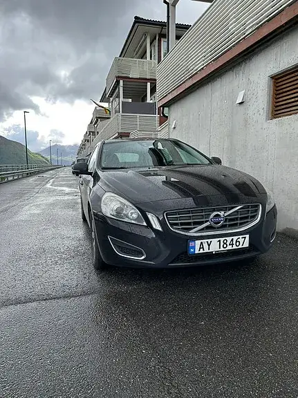 Volvo V60 2012 photo 2