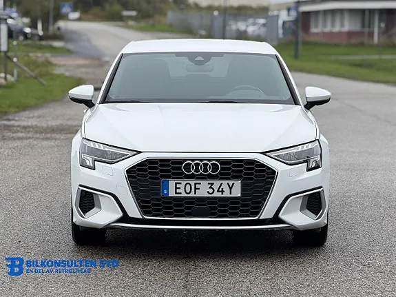 Audi A3 2023 photo 2