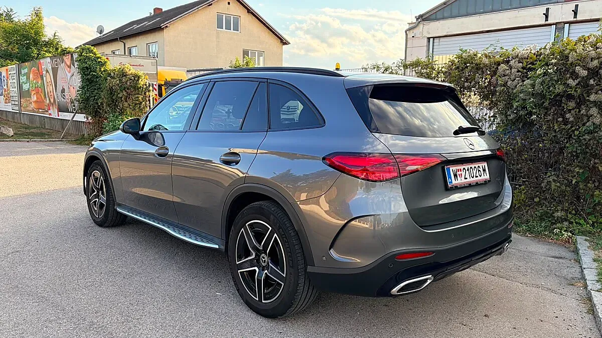 Mercedes-Benz Glc-Class 2023 photo 2