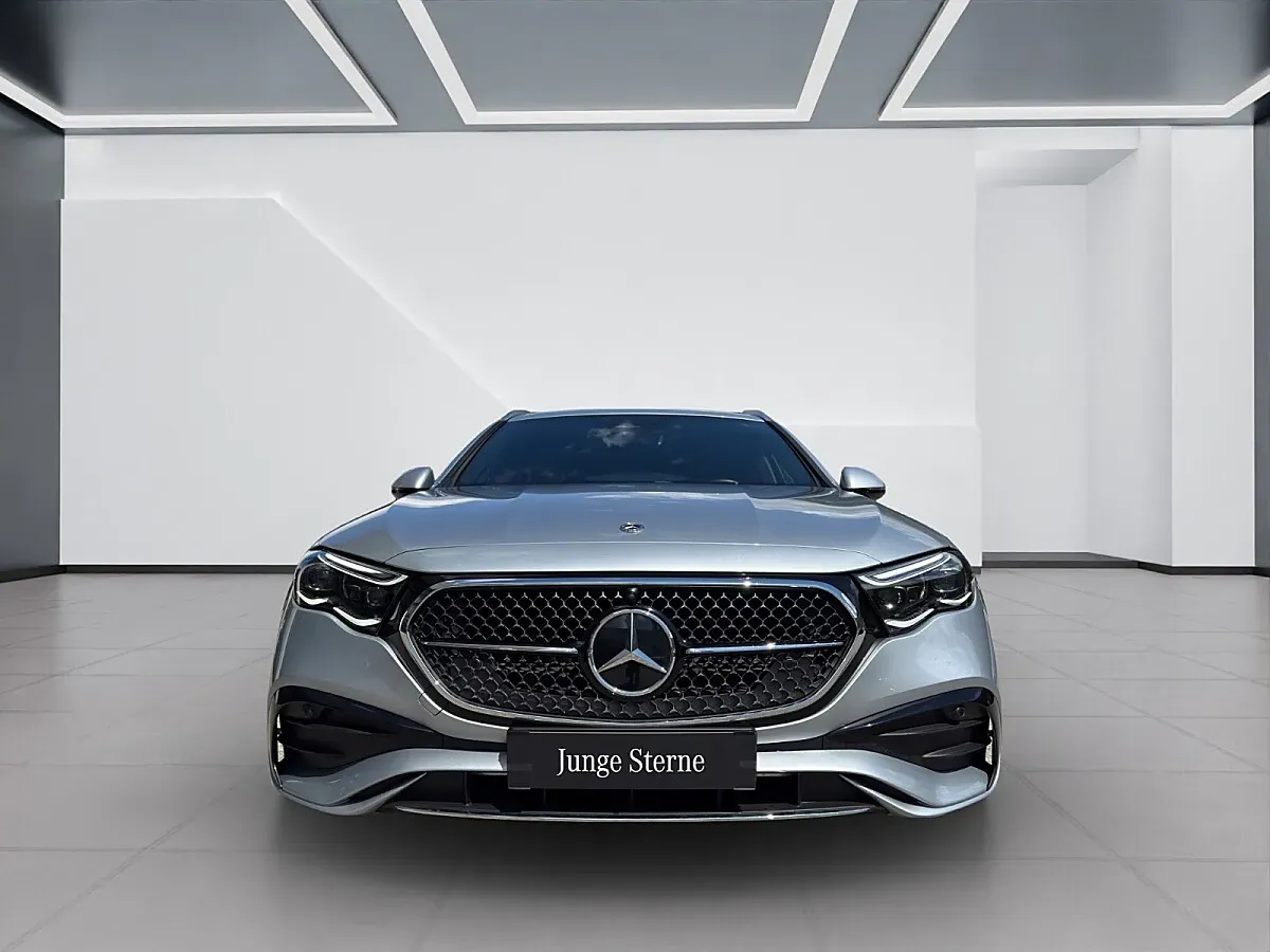 Mercedes-Benz E-Class 2024 photo 3