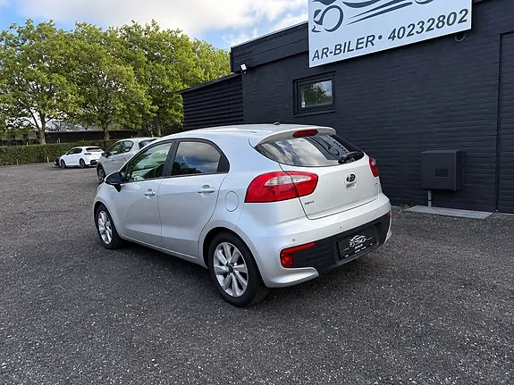 Kia Rio 2016 photo 4