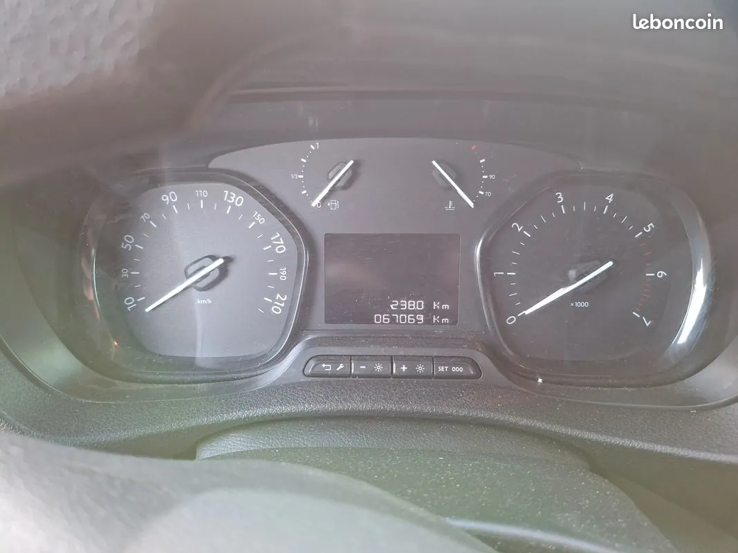 Peugeot Expert Combi 2023 photo 3