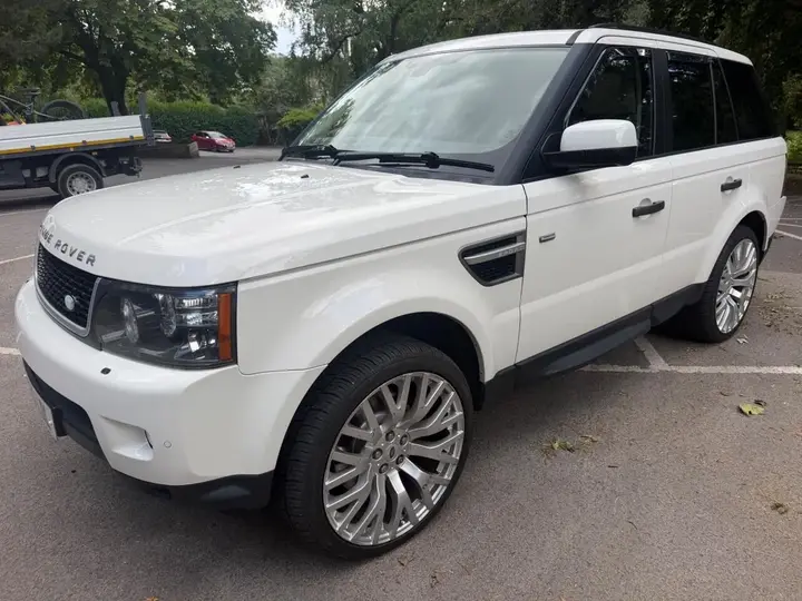 Land Rover Range Rover Sport 2010 photo 3
