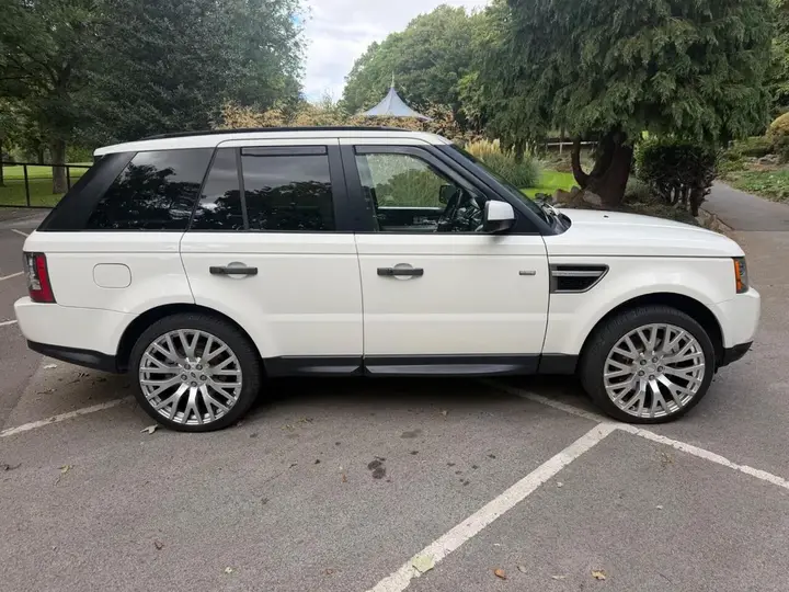 Land Rover Range Rover Sport 2010 photo 4