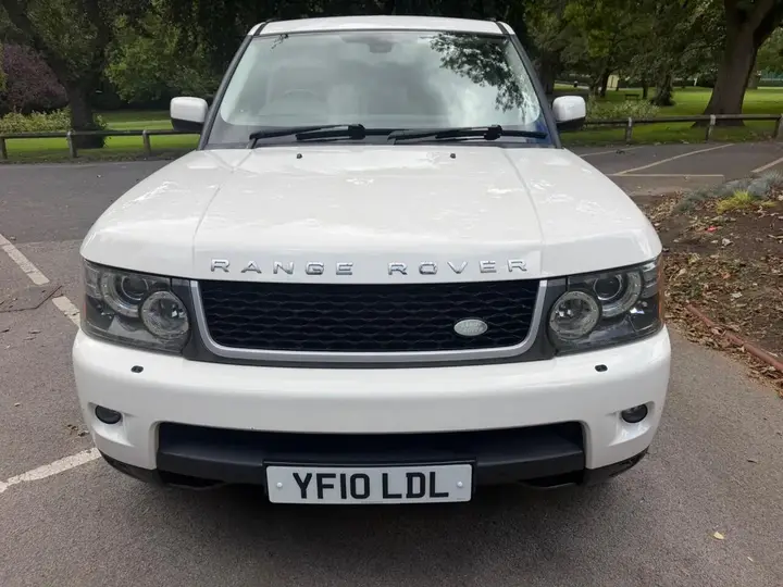 Land Rover Range Rover Sport 2010 photo 2
