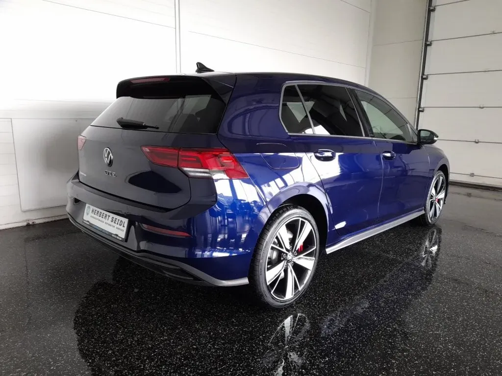 Volkswagen Golf 2022 photo 2