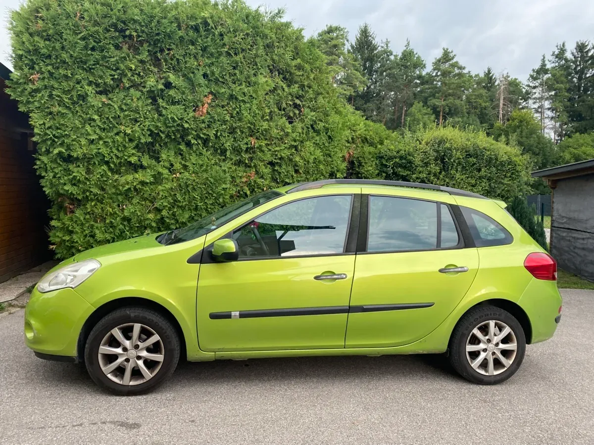Renault Clio 2009 photo 2