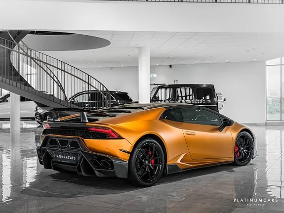 Lamborghini Huracan 2015 photo 2