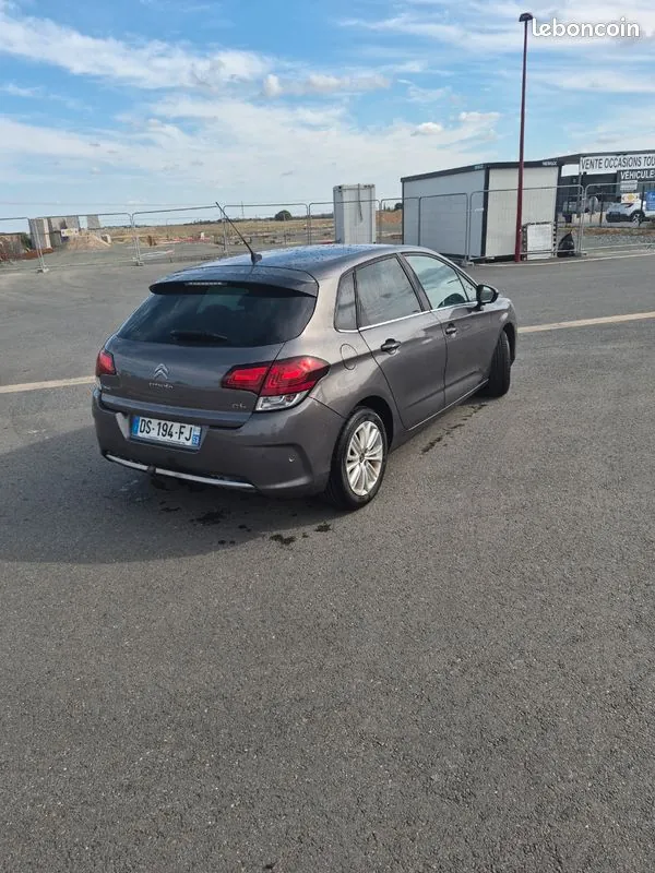 Citroen C4 2015 photo 2