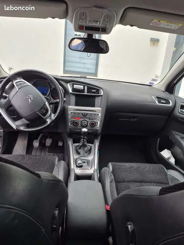 Citroen C4 2015 photo 3