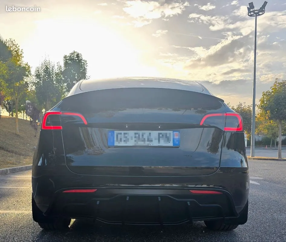 Tesla Model Y 2023 photo 4