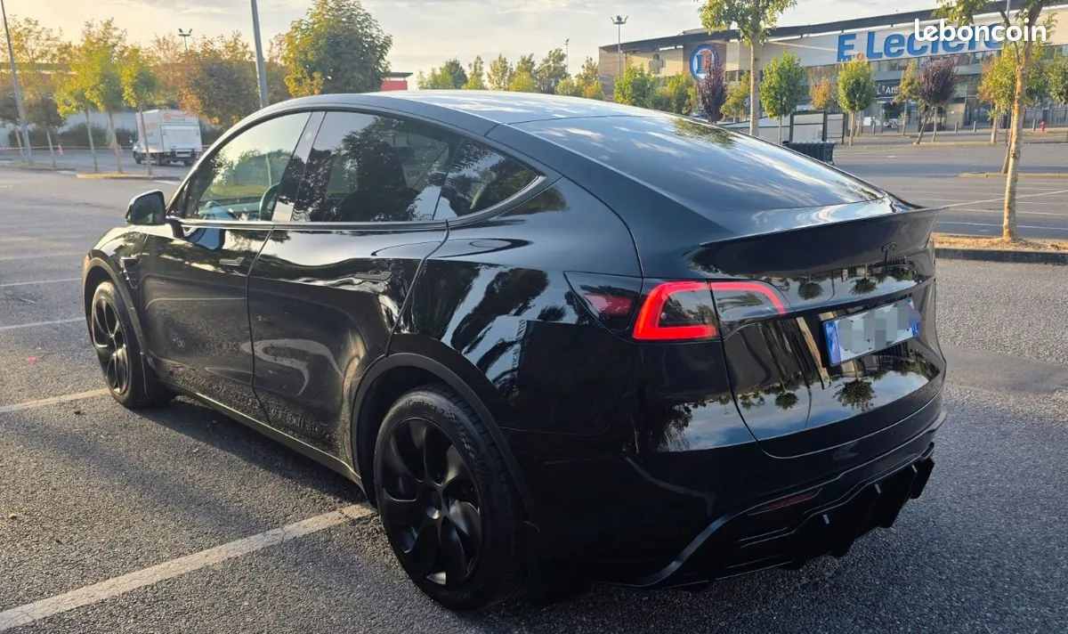 Tesla Model Y 2023 photo 3