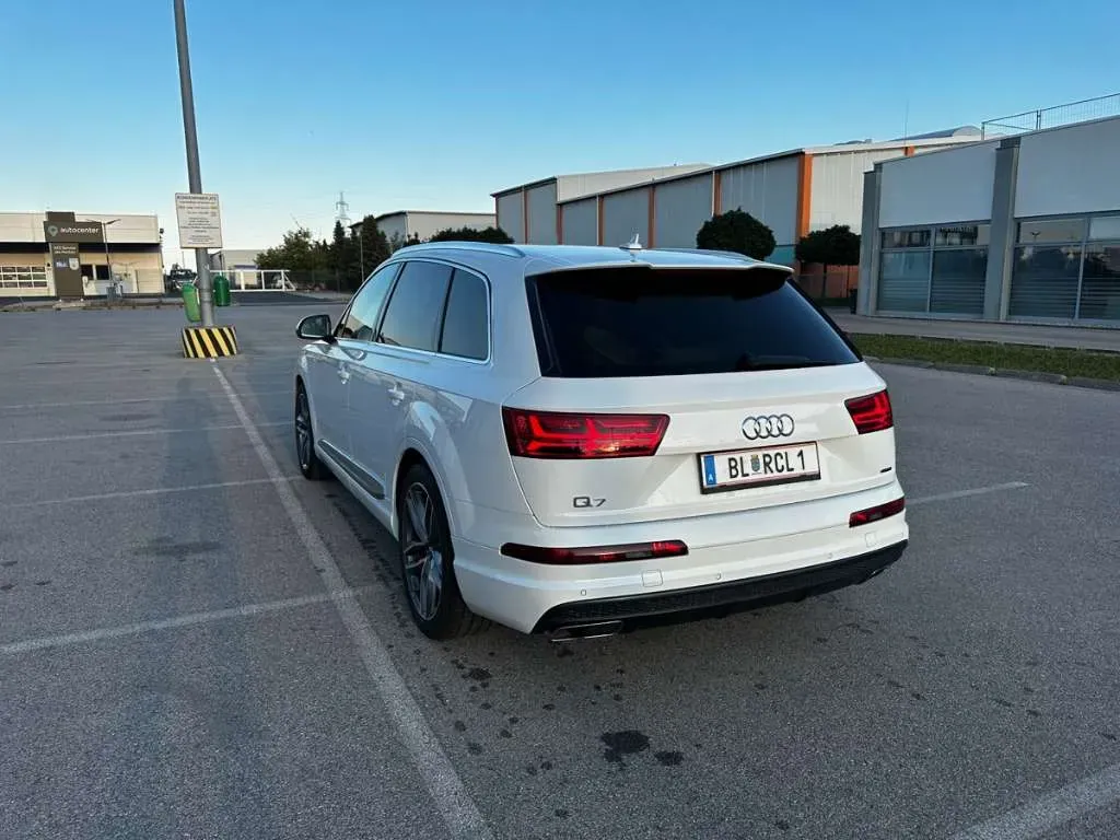 Audi Q7 2017 photo 3