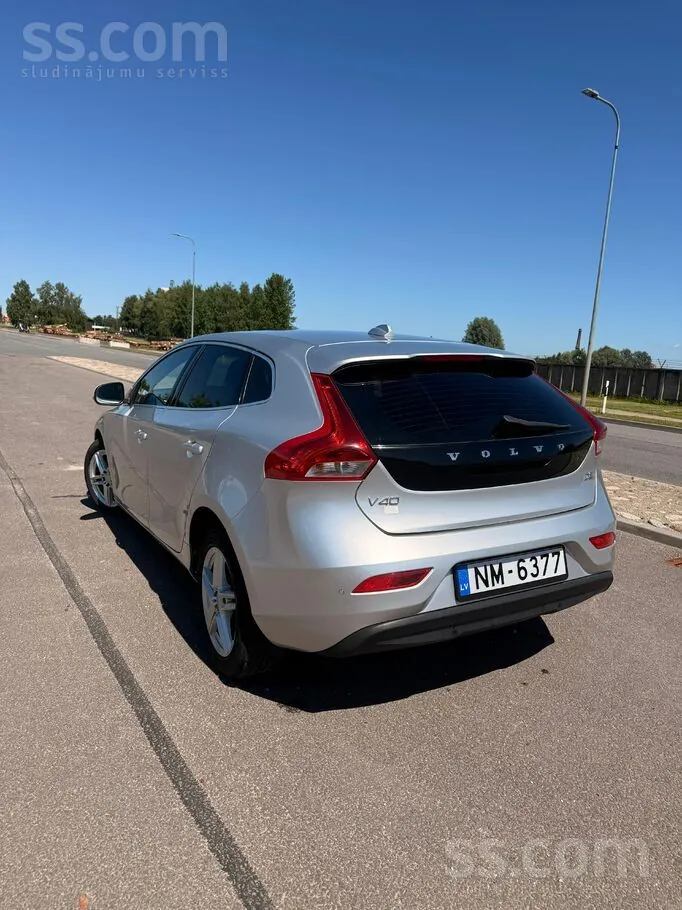 Volvo V40 2016 photo 3