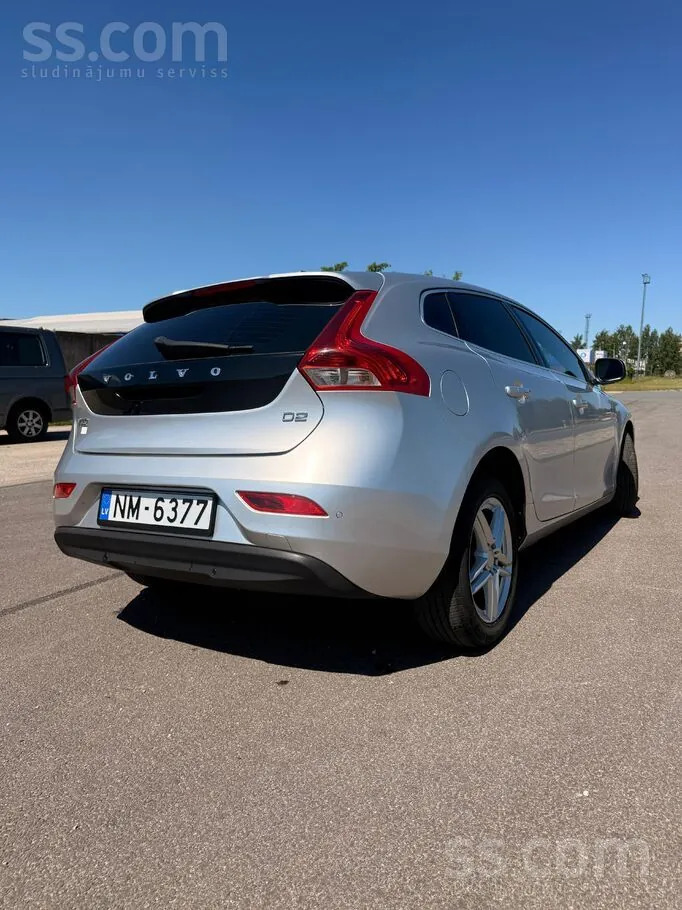 Volvo V40 2016 photo 2