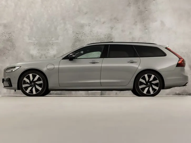Volvo V90 2024 photo 2