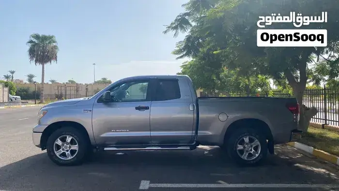 Toyota Tundra 2010 photo 2